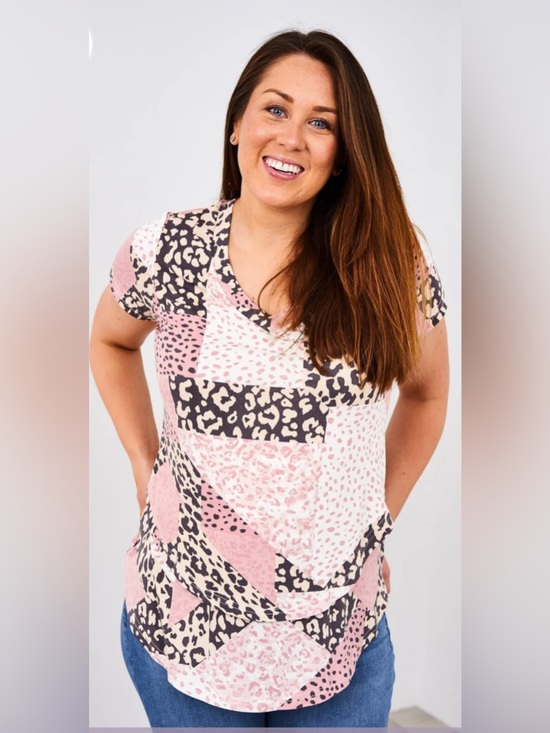 Latched Mama Tops - NEW Latched Mama Pink Patchwork Leopard Print V-Neck easy access nursing Tee